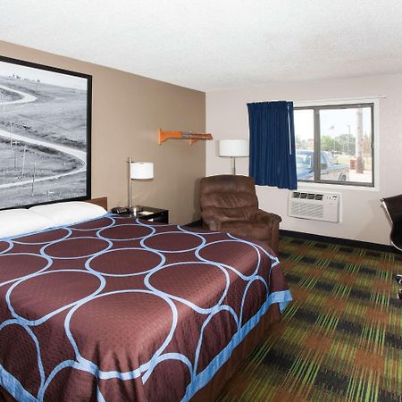 Super 8 by Wyndham Keokuk Hotel Bagian luar foto