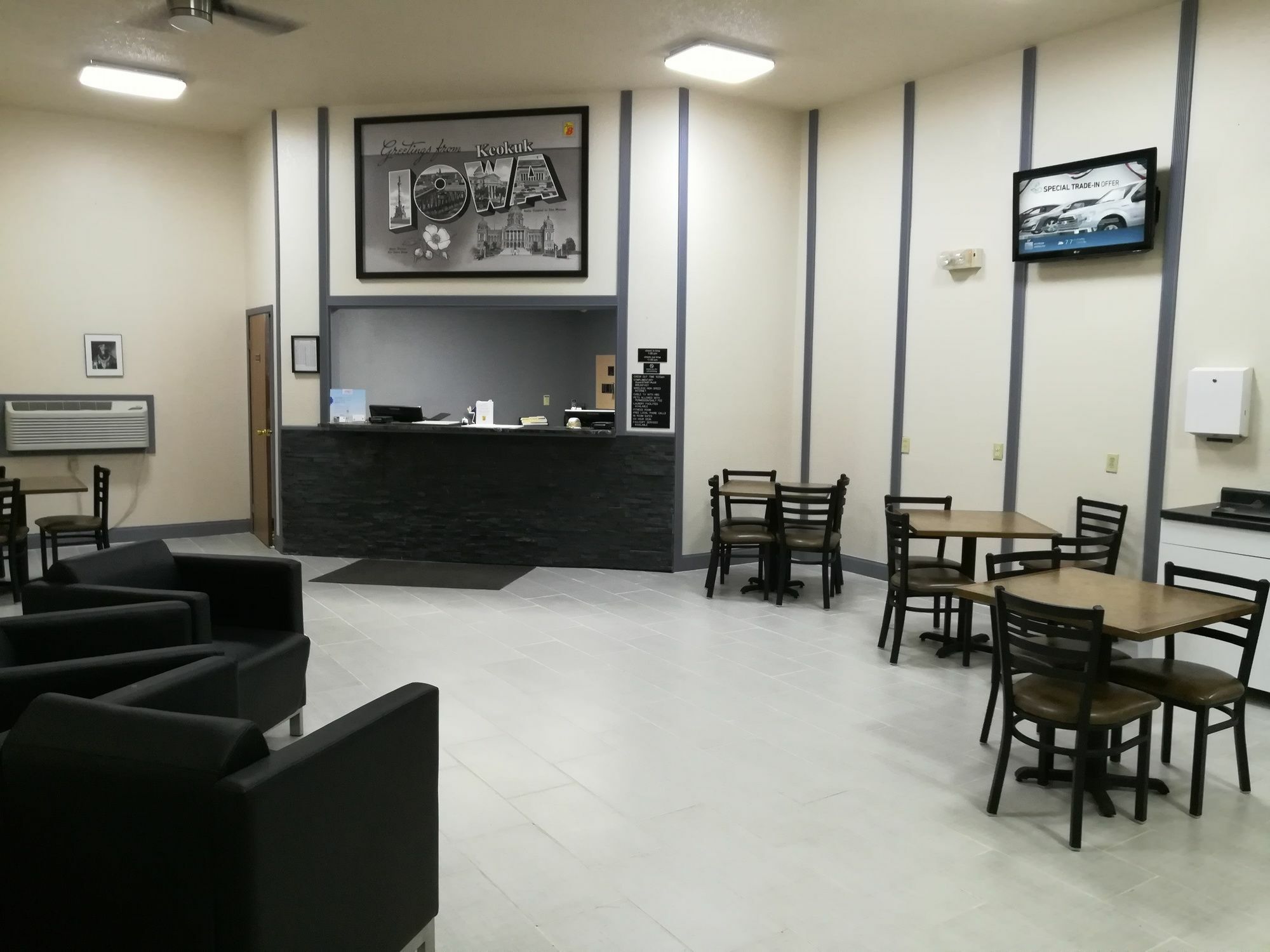 Super 8 by Wyndham Keokuk Hotel Bagian luar foto