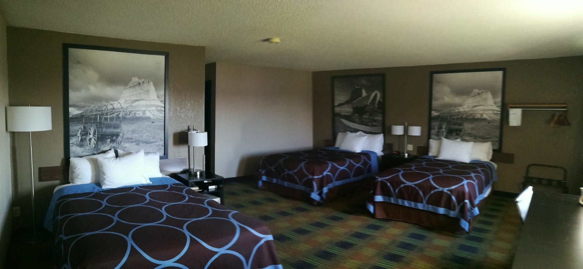 Super 8 by Wyndham Keokuk Hotel Bagian luar foto